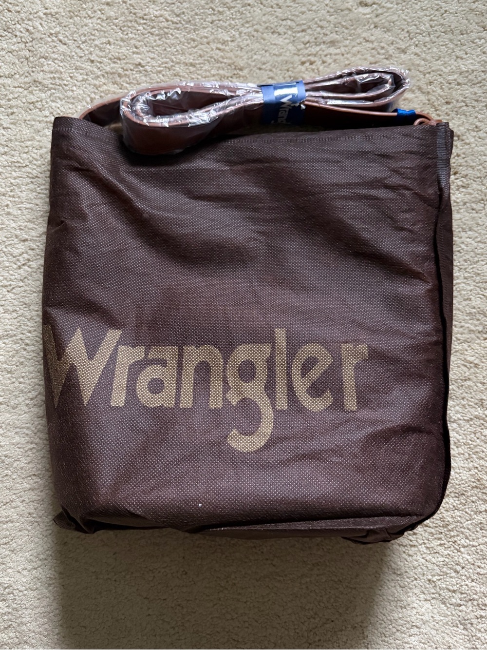 {Wrangler} NWT! Bucket Shoulder Bag with Scarf Charm - Picture 6 of 6